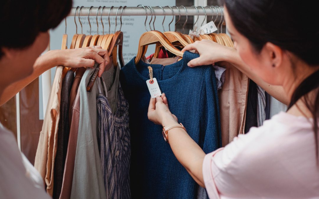 Affichage environnemental textile : « volontaire » ne veut pas dire « sans risque »